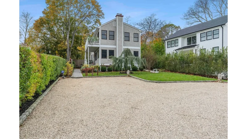 13 Willow Shade Ave, East Quogue, New York, United States. - Photo 14