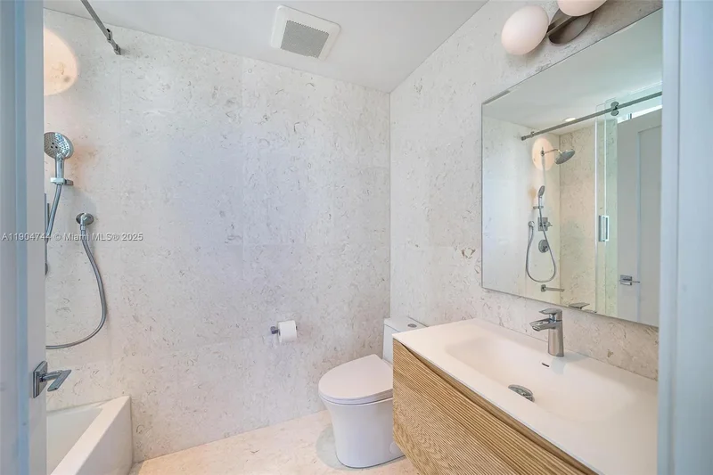 665 NE 25th St PHII02, Miami, Florida, United States. - Photo 13