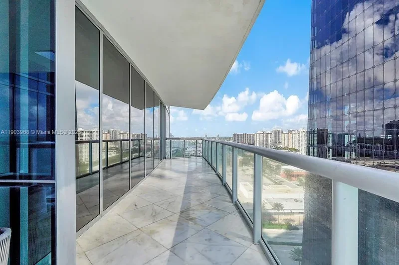 17121 Collins Ave, Golden Beach, Florida, United States. - Photo 16