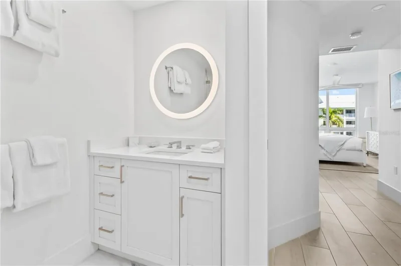 1035 SEASIDE DRIVE #404, Siesta Key, Florida, United States. - Photo 14