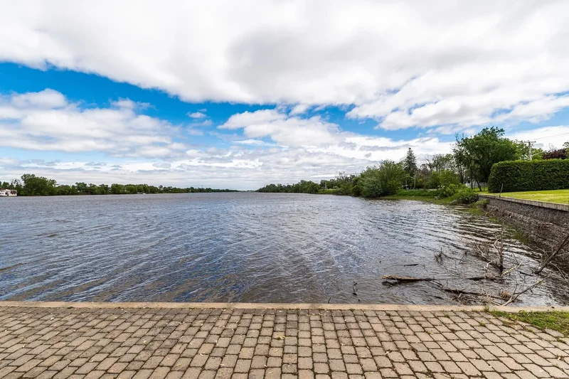 7805 Boul. des Mille-Îles, Saint-François, QC H7C1S9, Laval, Quebec, Canada. - Photo 19