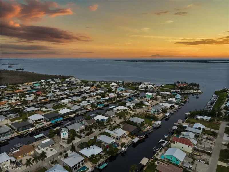 2407 Sycamore Street, St James City, FL 33956, Saint James City, Florida, United States. - Photo 15