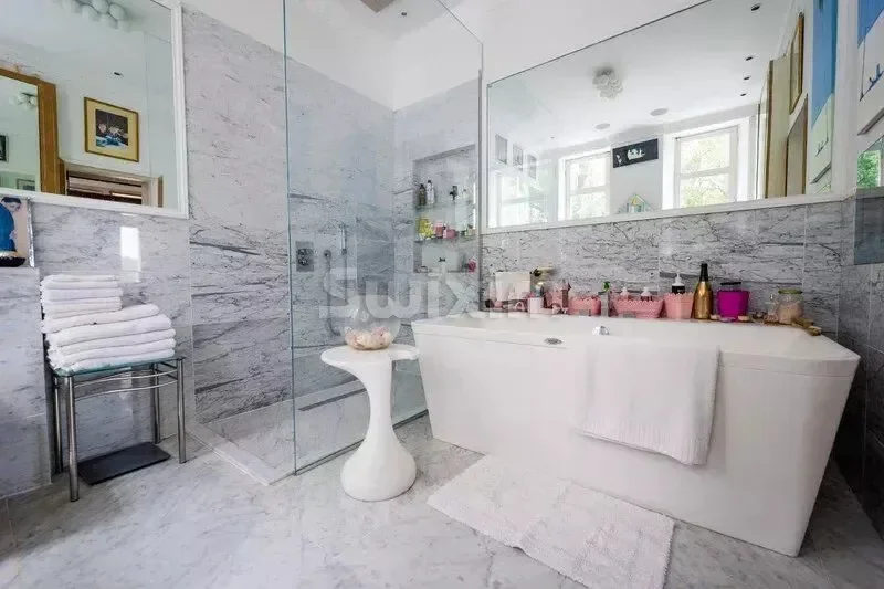 Gallery photo 3