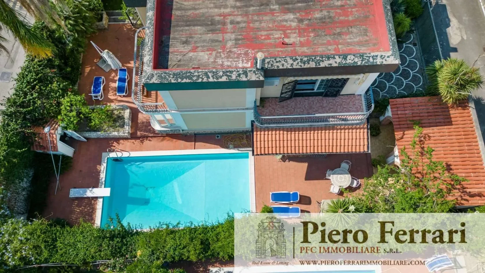Exterior photo 10