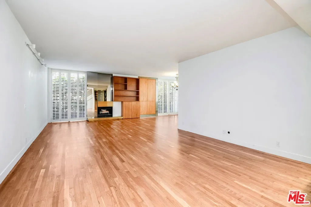 211 S Spalding Drive 107N, Beverly Hills, California, United States. - Photo 14