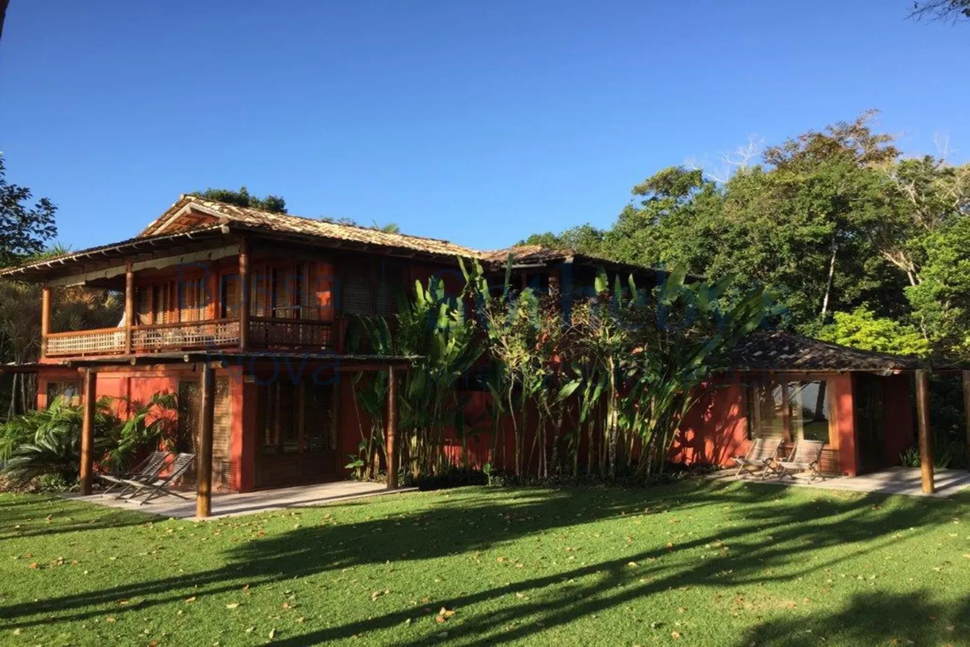 Exterior photo 2