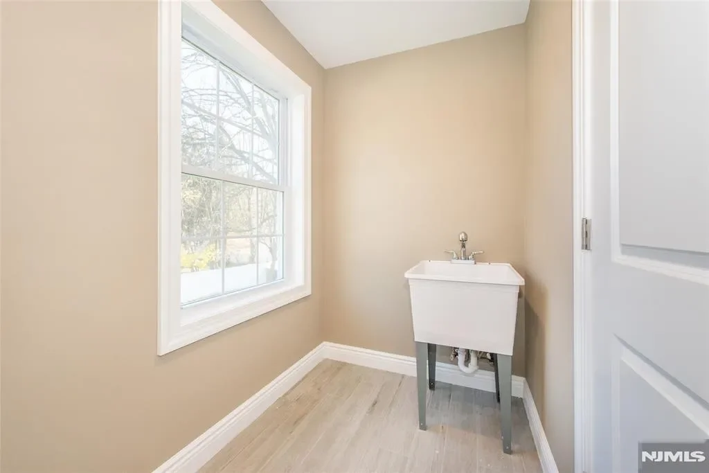 44 4th Avenue, Roseland, NJ 07068, Roseland, New Jersey, United States. - Photo 32