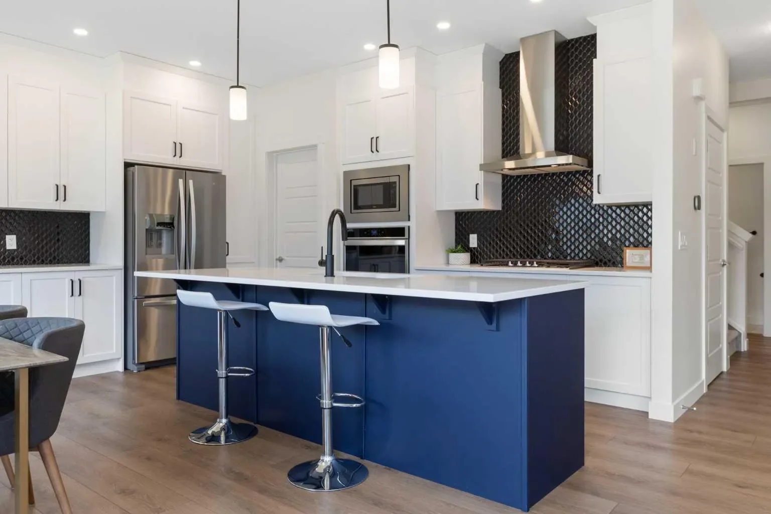 1635 Baywater Street SW, Airdrie, Alberta, Canada. - Photo 10