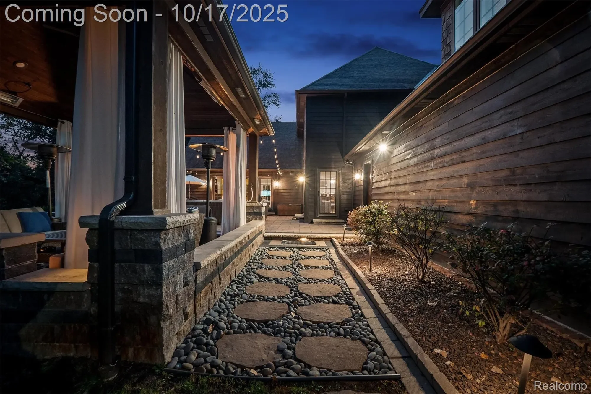 25325 Devon Lane, Franklin Village, MI 48025, Beverly Hills, Michigan, United States. - Photo 17