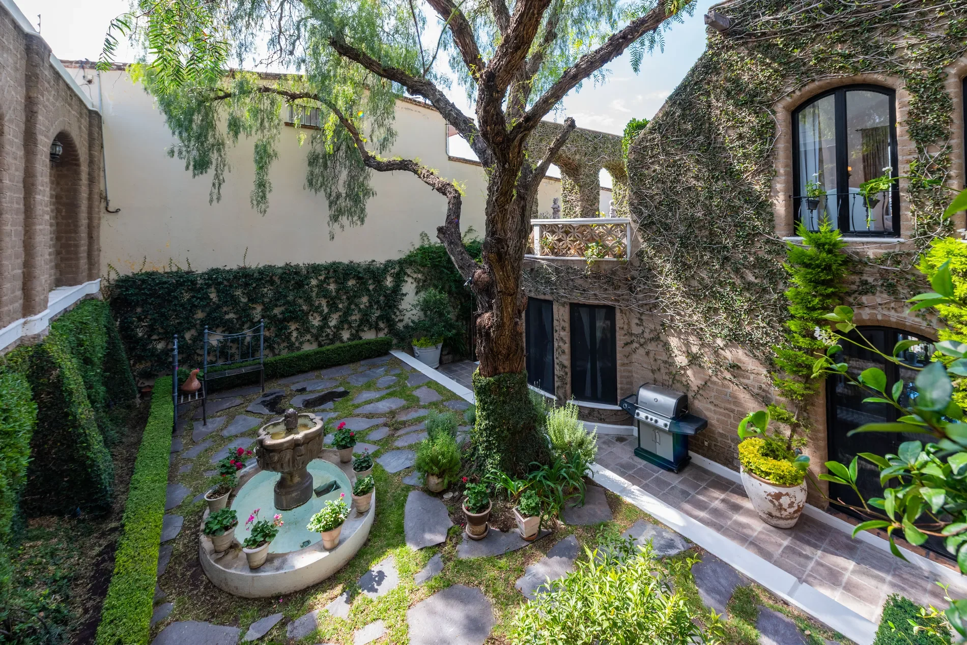 Exterior photo 12