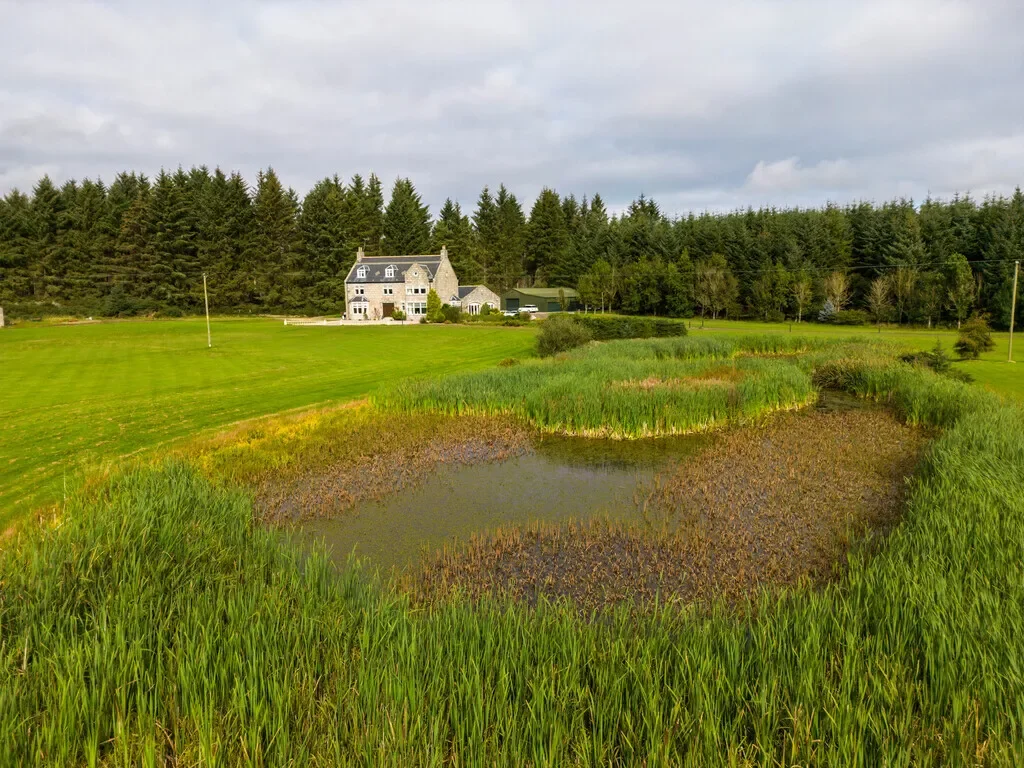 Exterior photo 8