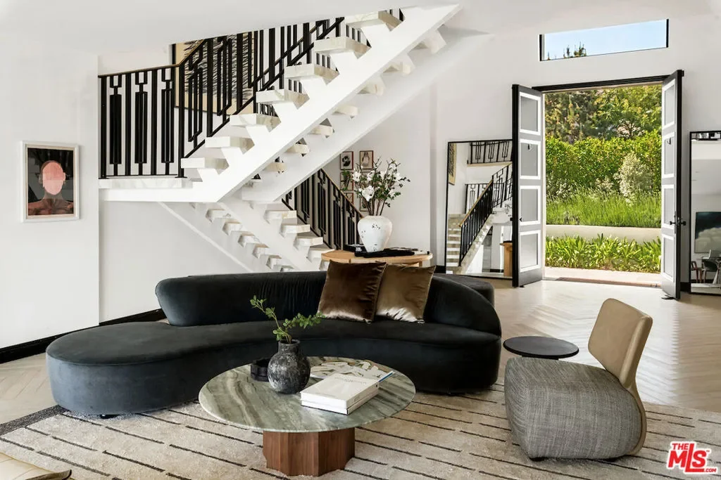 10932 Savona Road, Los Angeles, California, United States. - Photo 17