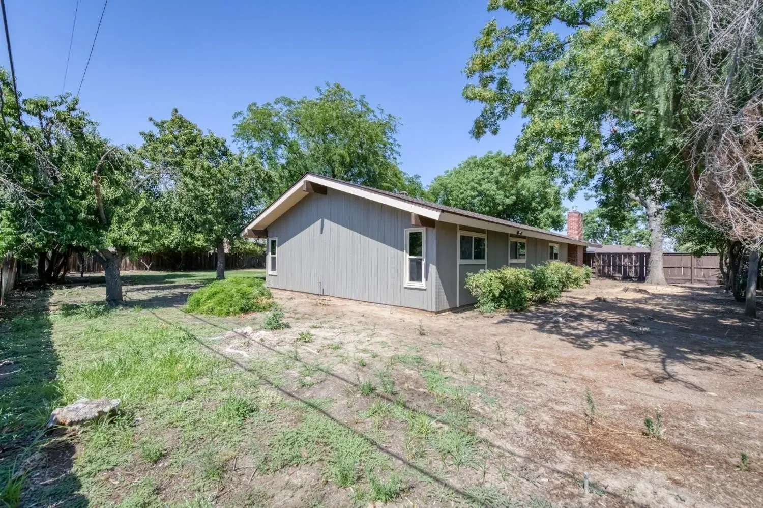 1904 Fairway Avenue S, Fresno, CA 93727, Fresno, California, United States. - Photo 35