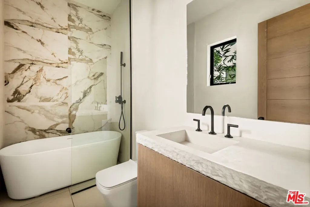 839 N Genesee Avenue, Los Angeles, California, United States. - Photo 12