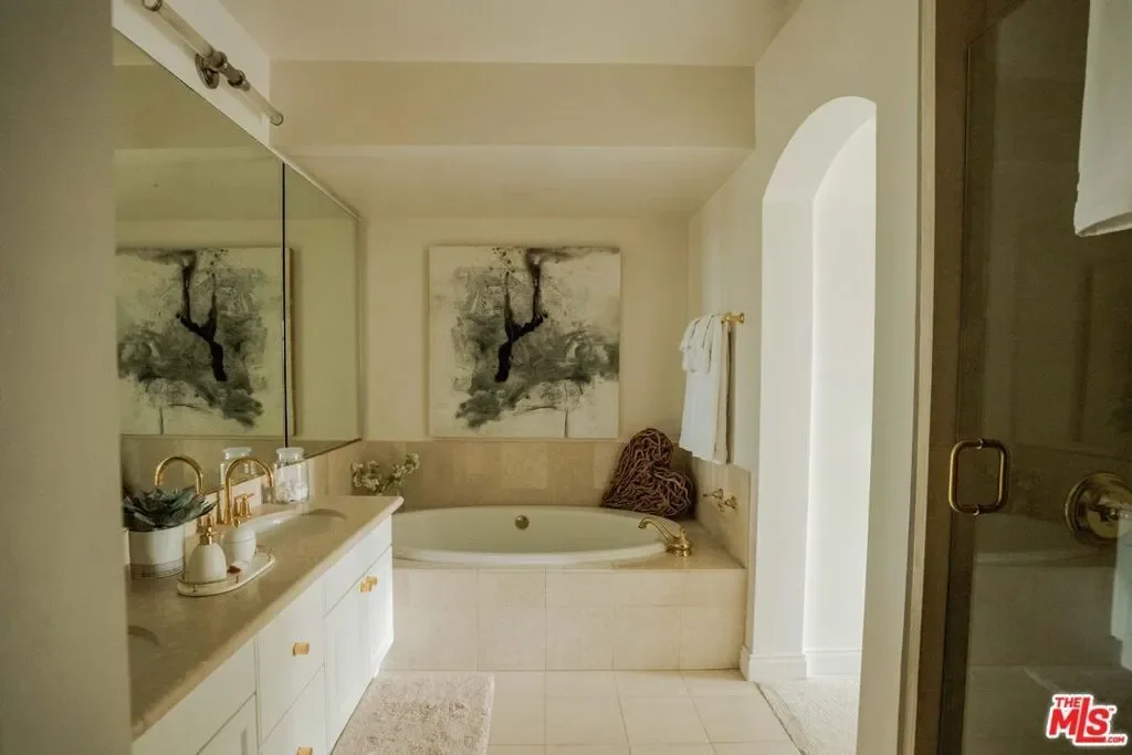 11847 Gorham Avenue 302, Los Angeles, California, United States. - Photo 3