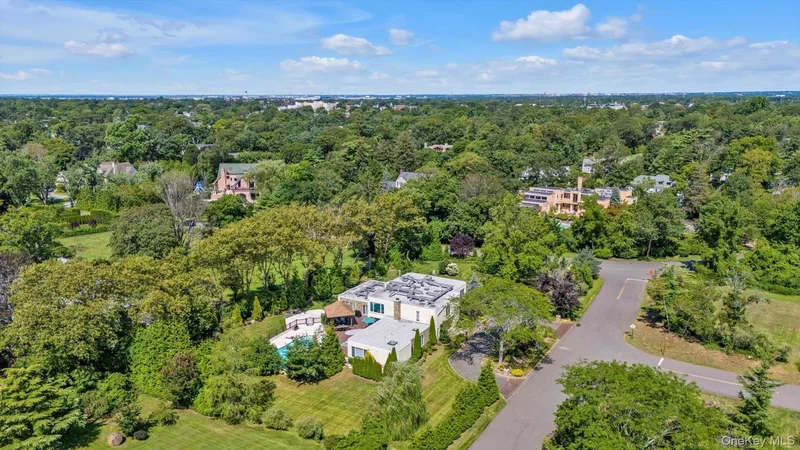 10 Macy Drive, Hewlett, New York, United States. - Photo 37