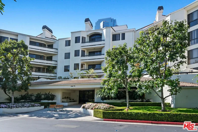 2131 Century Park Lane 109, Los Angeles, CA, United States. - Photo 3