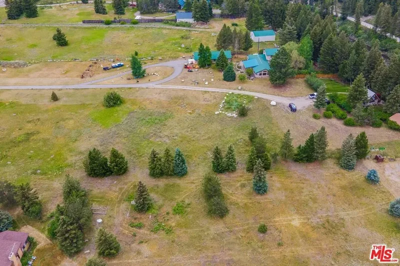 64050 Gallatin Road, Gallatin Gateway, Montana, United States. - Photo 33