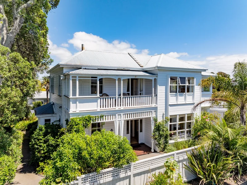 "Waimarie" 14 Elizabath Road, Bluff Hill, Napier