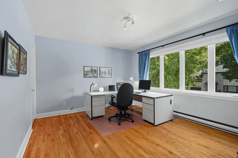 19 Av. Lazard, Mount Royal, Quebec, Canada. - Photo 41