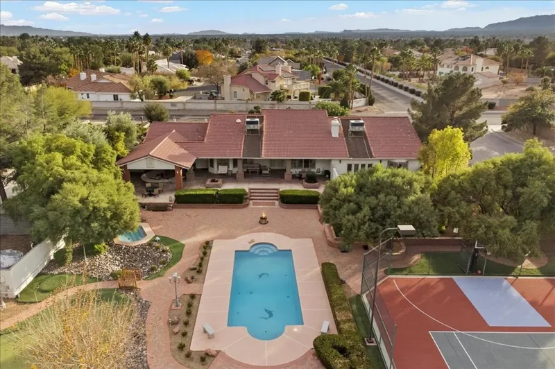 8180 West Red Coach Avenue, Las Vegas, Nevada, United States. - Photo 4