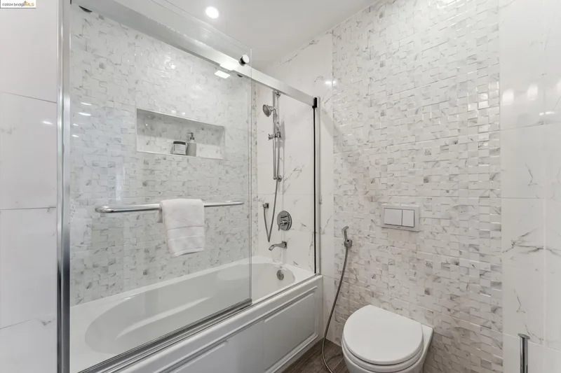 295 Scenic Ave, Oakland, California, United States. - Photo 57