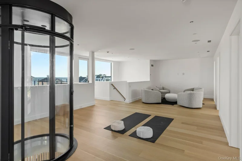 780 Dune Road, Westhampton Beach, New York, United States. - Photo 17