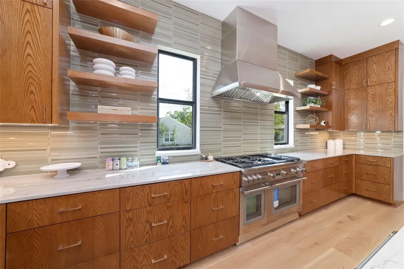 5200 Beech Street, Bellaire, Texas, United States. - Photo 18