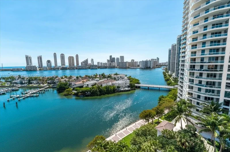 7000 Island Blvd 1402, Golden Beach, Florida, United States. - Photo 9