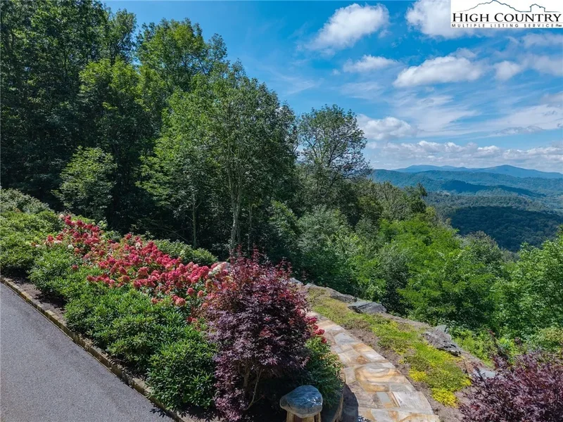 400 Ninebark, Banner Elk, North Carolina, United States. - Photo 41