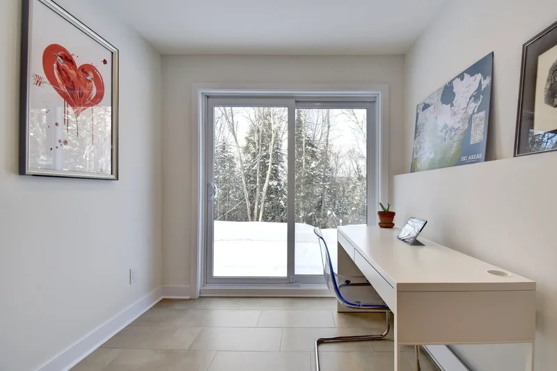 80 Ch. des Magnolias, Laurentides, Mont-Tremblant, Quebec, Canada. - Photo 31