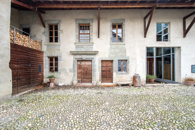 Spacious 18th Century Property in Sézegnin, Close to Geneva