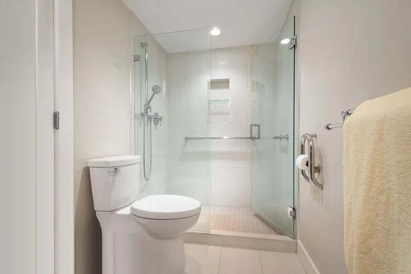 1455 Duchess Avenue  301, West Vancouver, BC V7T 1H7, West Vancouver, British Columbia, Canada. - Photo 25