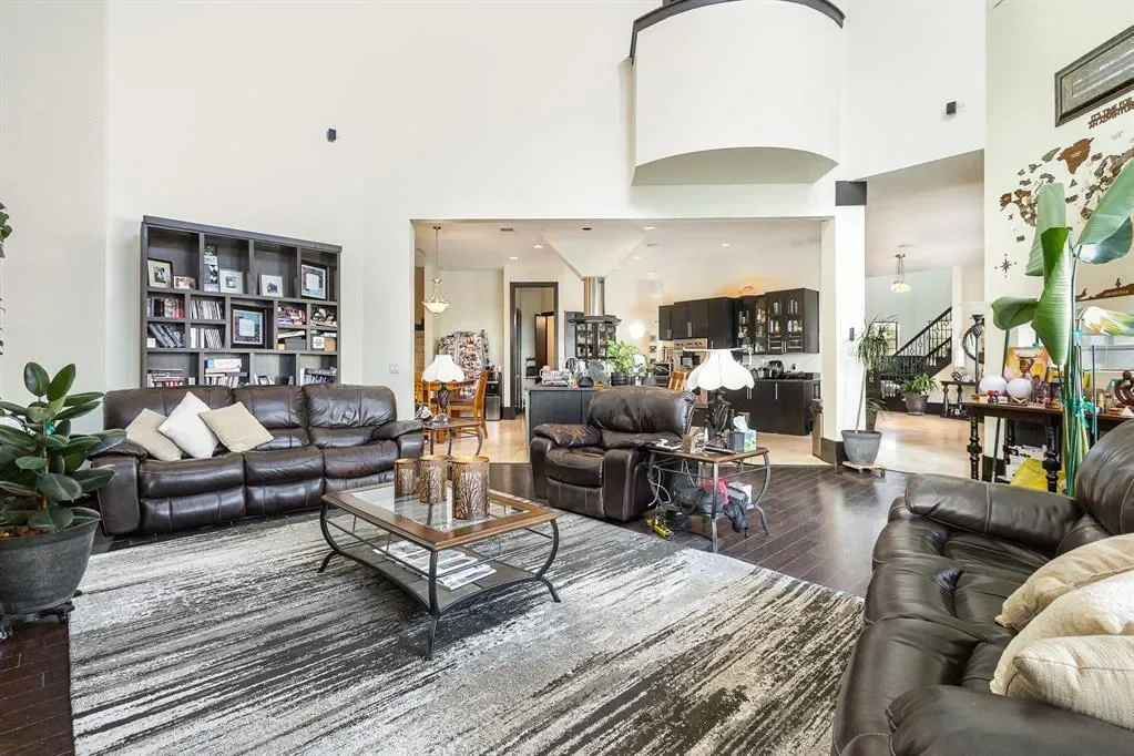 1031 Mallard Pointe Drive, Grand Prairie, Texas, United States. - Photo 8