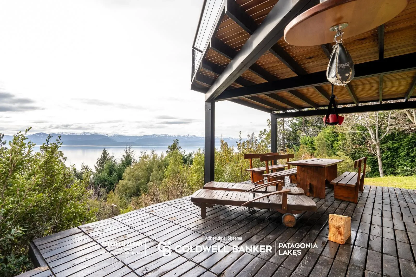 VENTA - Exclusiva casa de 8 ambientes, 5 dormitorios, 6 baños en barrio Las Vertientes, Bariloche, San Carlos de Bariloche, Río Negro, Argentina. - Photo 25