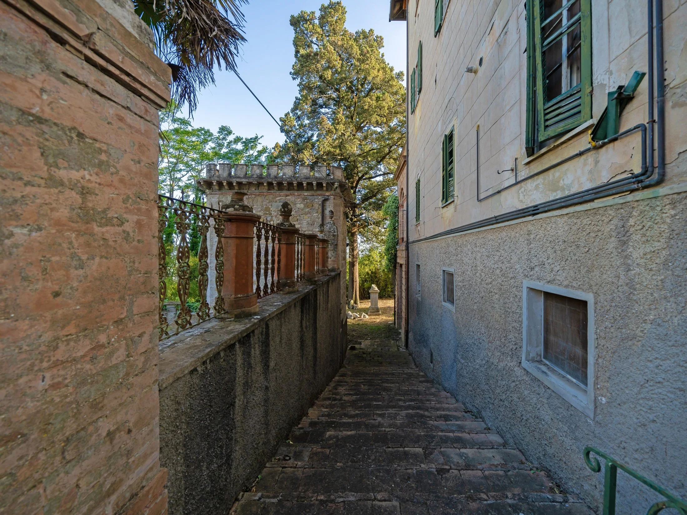 Exterior photo 12