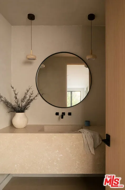 2608 Zorada Drive, Los Angeles, California, United States. - Photo 9