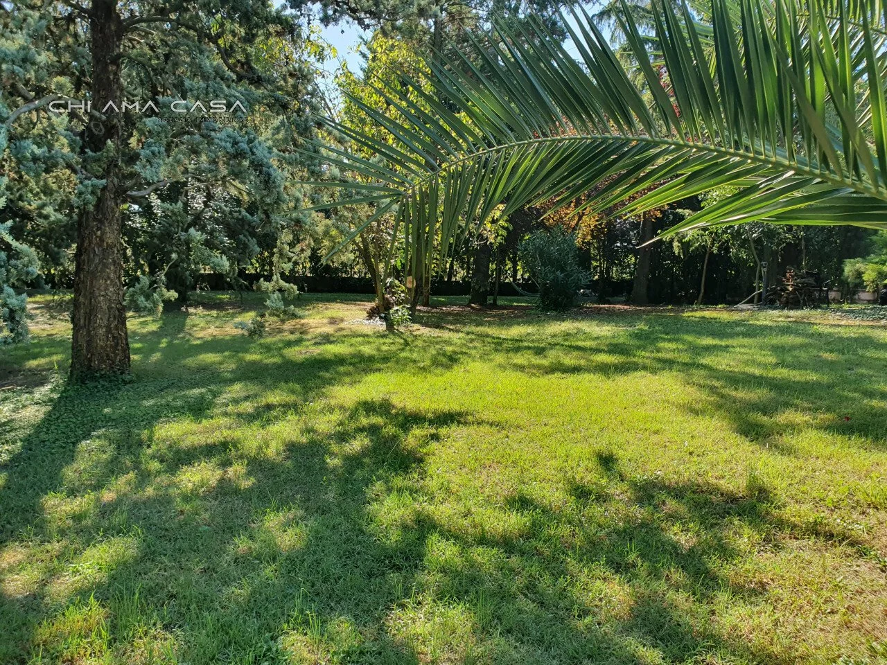 Exterior photo 12