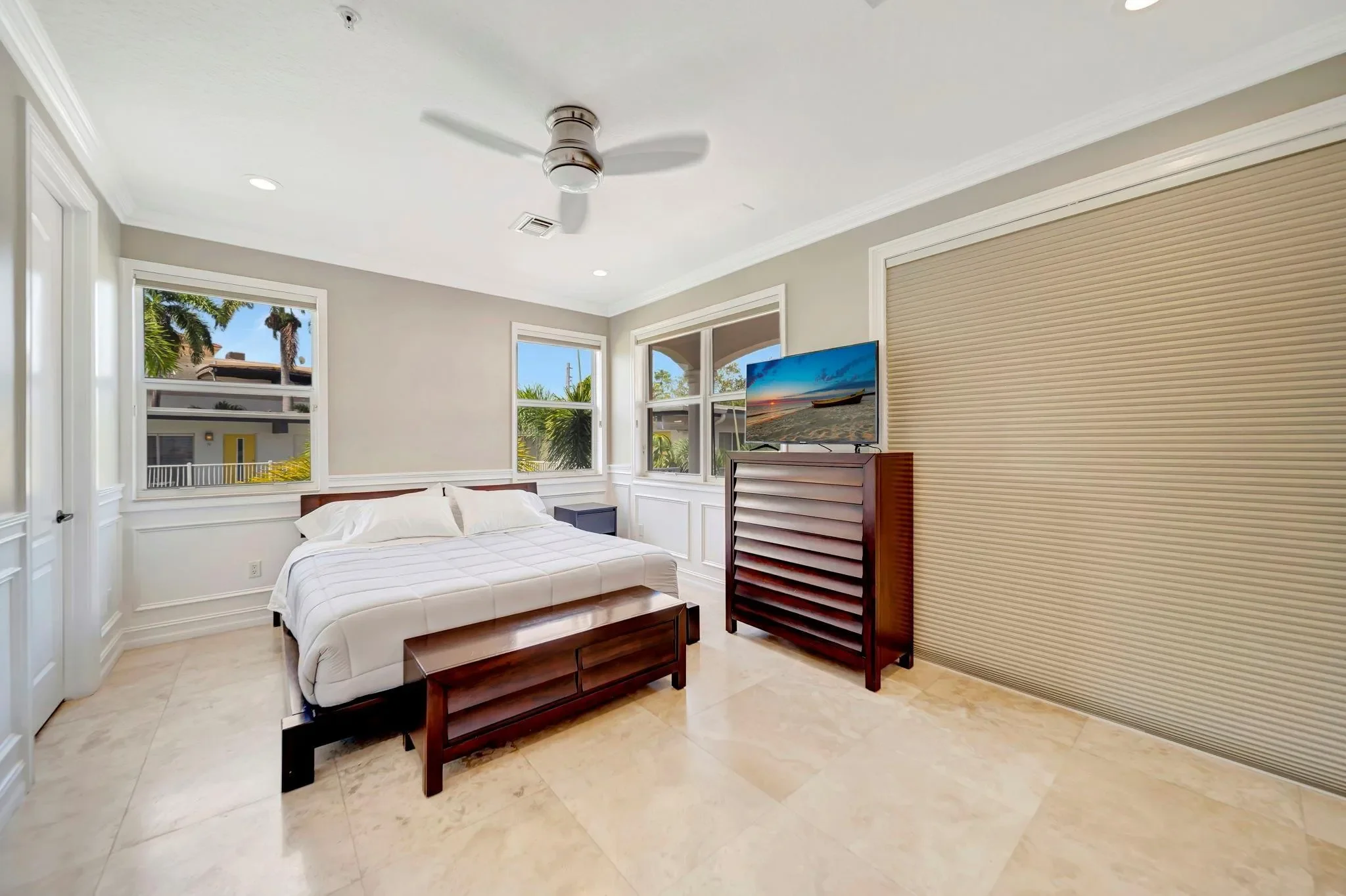1368 BAYVIEW DR, Fort Lauderdale, Florida, United States. - Photo 35