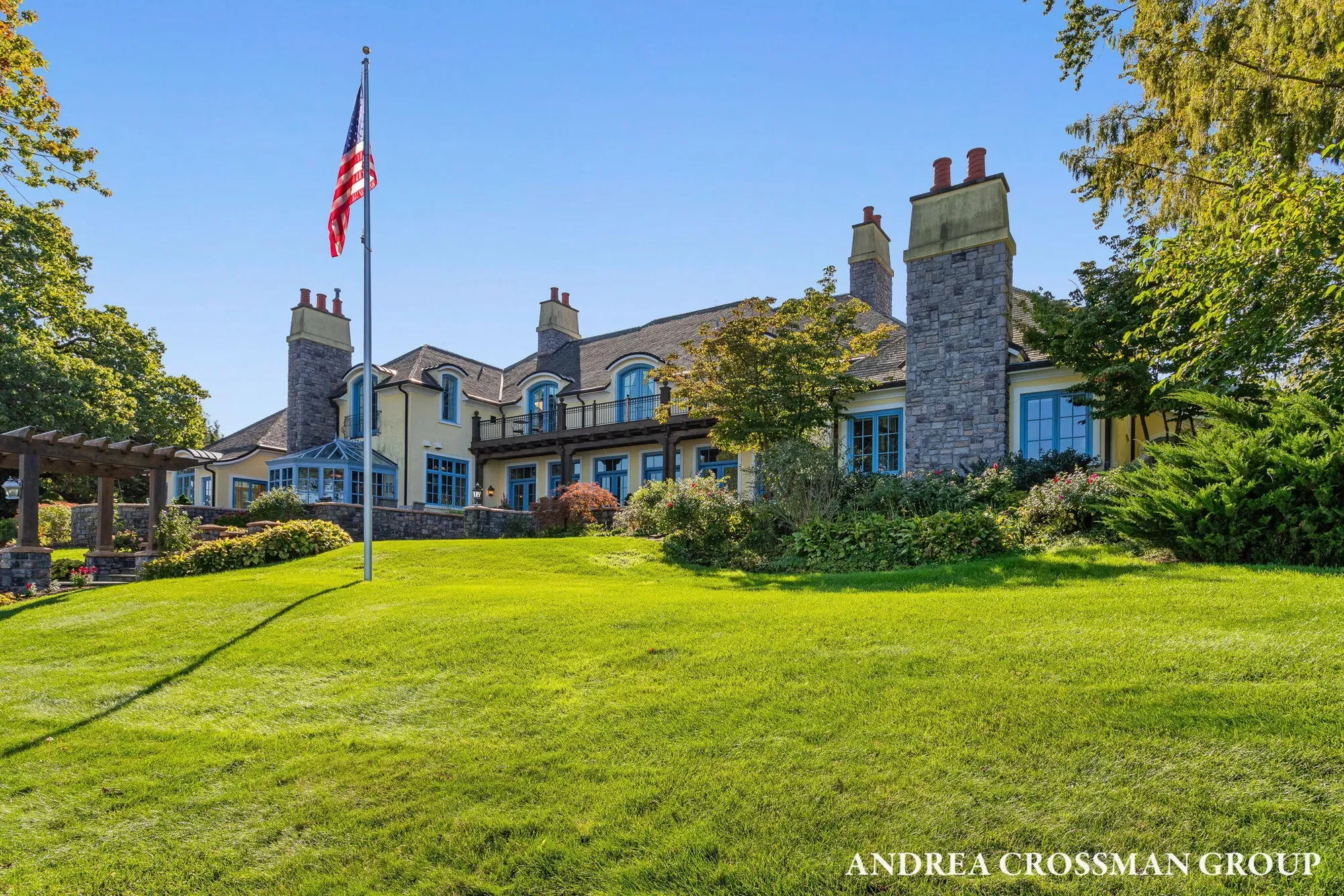 1933 South Shore Drive, Holland, MI 49423, Holland, Michigan, United States. - Photo 16