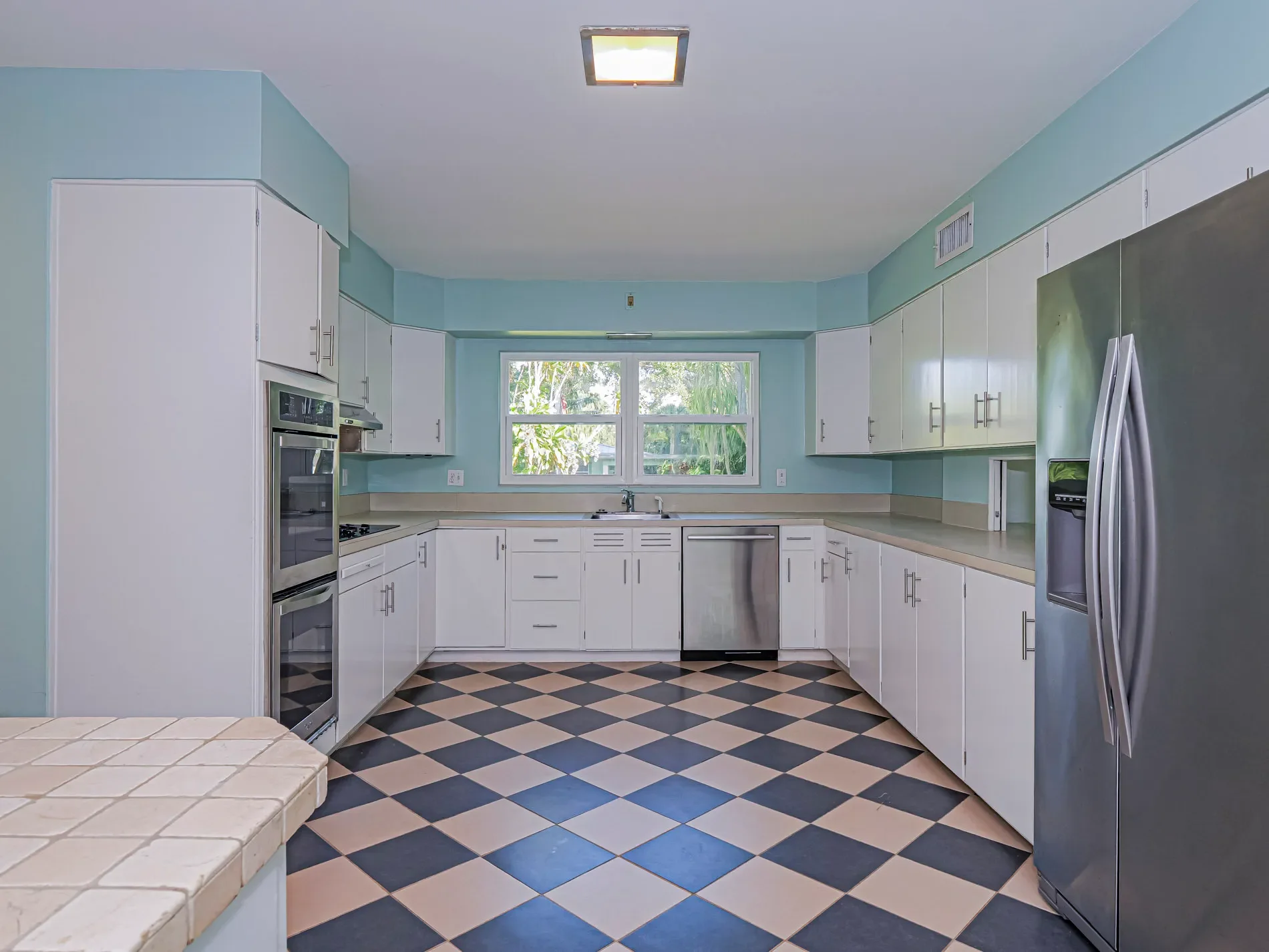 975 25th Street , Vero Beach, FL 32960, Vero Beach, Florida, United States. - Photo 10