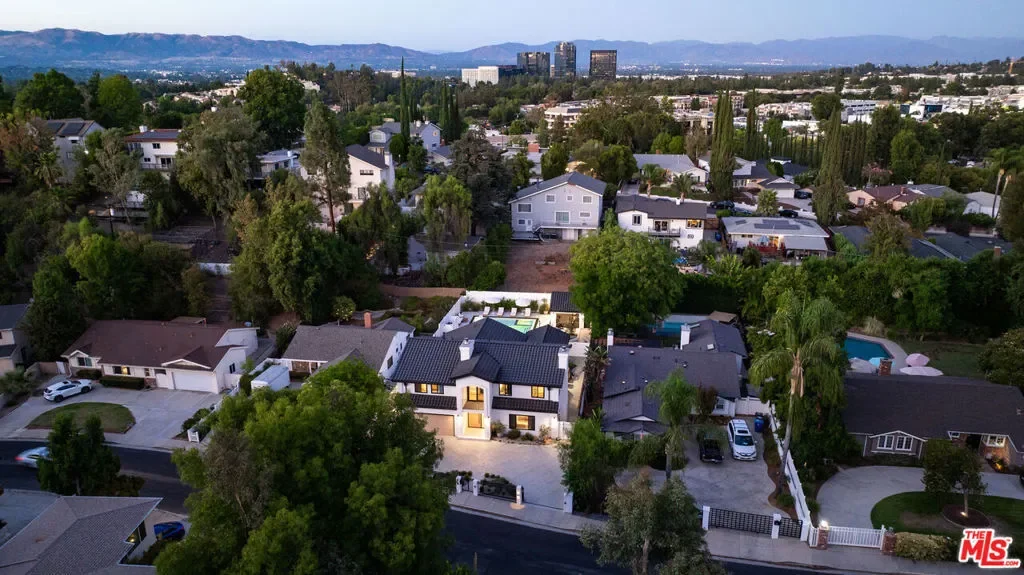 22269 Avenue San Luis, Los Angeles, California, United States. - Photo 39