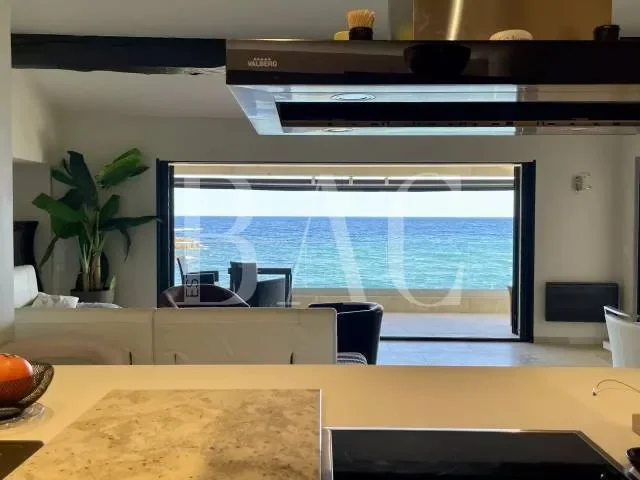 Villa for sale in Sainte-Maxime, 7 rooms, 5 bedrooms, 200 m², €3,995,000