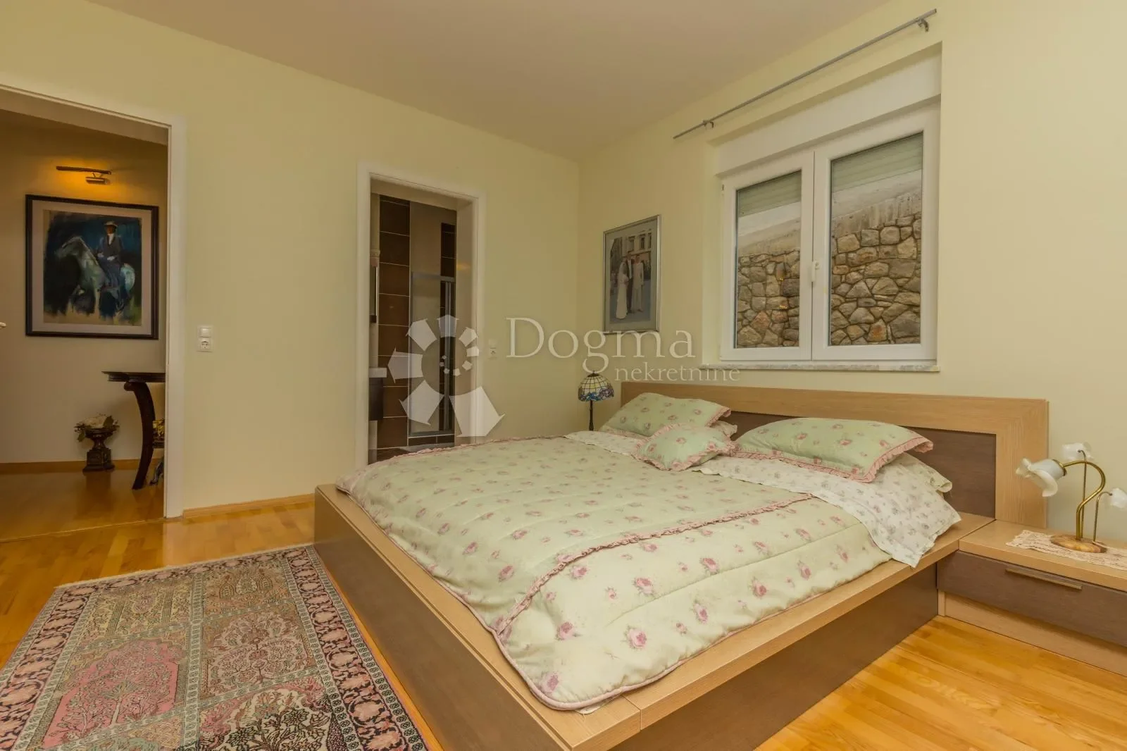 Gallery photo 3