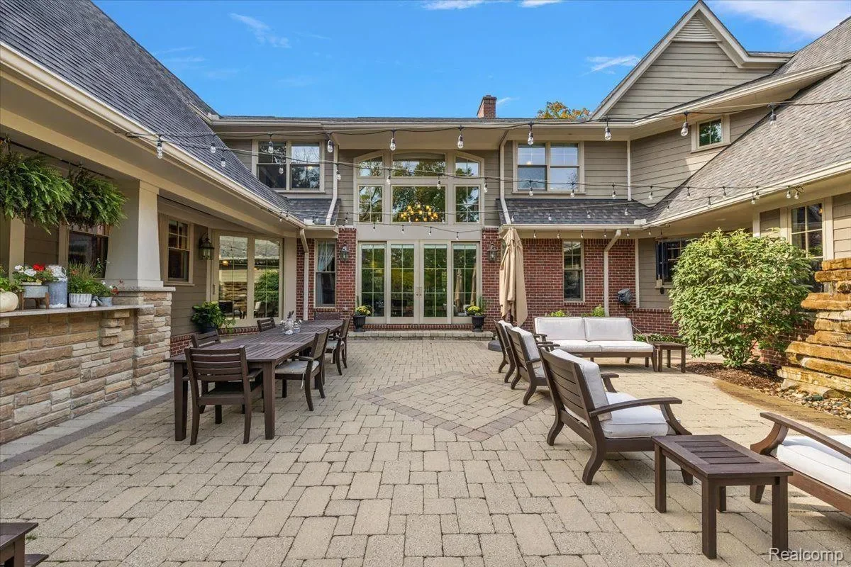 1330 Oxford Road, Bloomfield Charter Township, MI 48304, Birmingham, Michigan, United States. - Photo 35