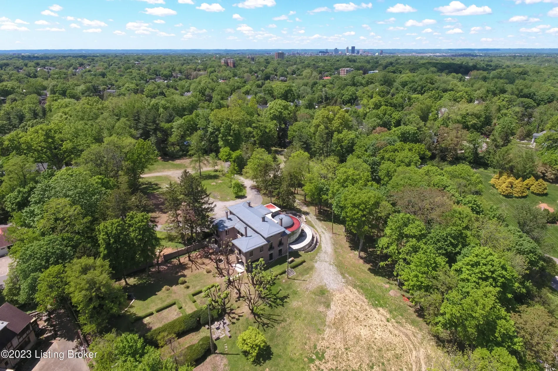 1801 Sulgrave Road , Louisville, KY 40205, Watterson Park, Kentucky, United States. - Photo 41