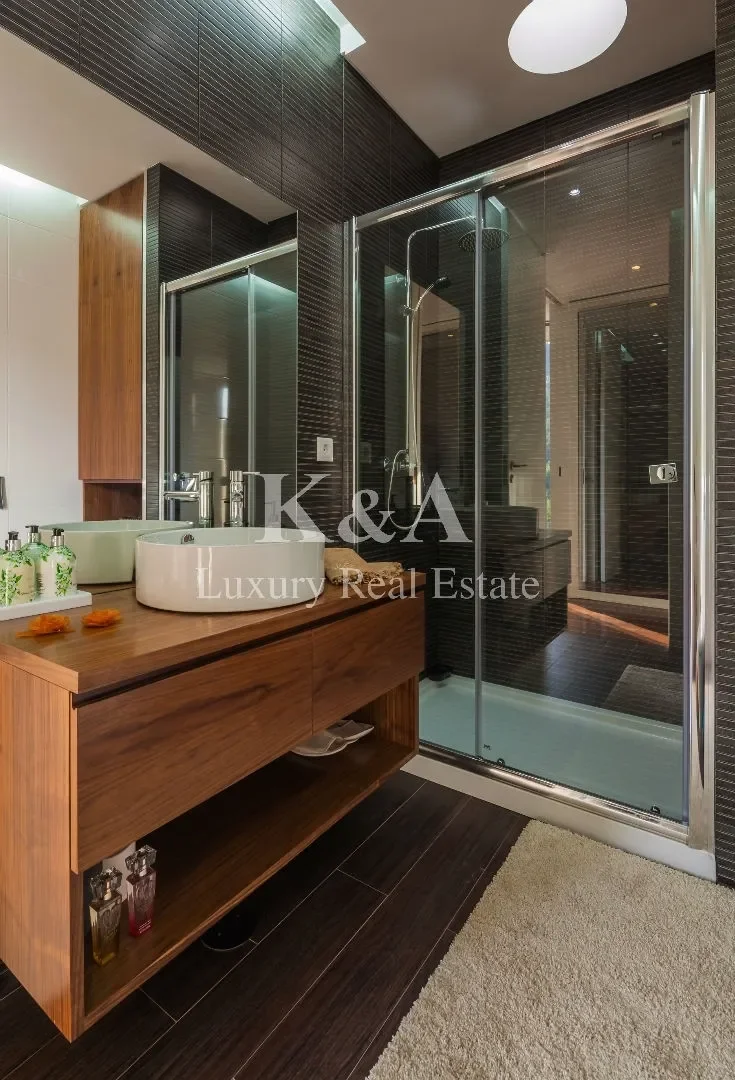 Gallery photo 10