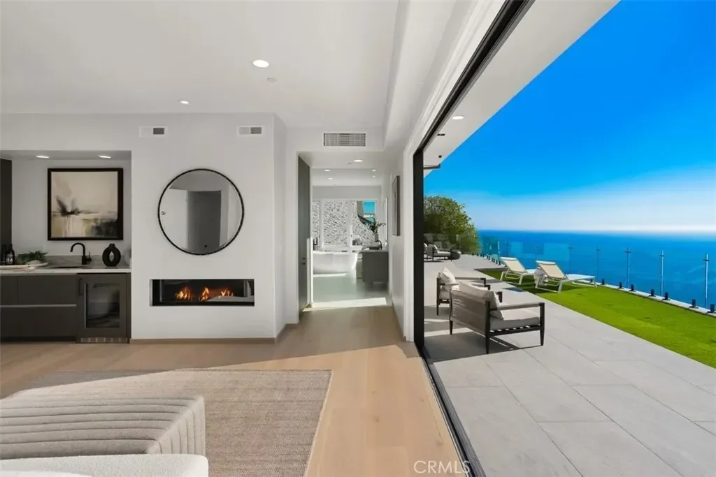 31 N Vista De Catalina, Laguna Beach, California, United States. - Photo 49