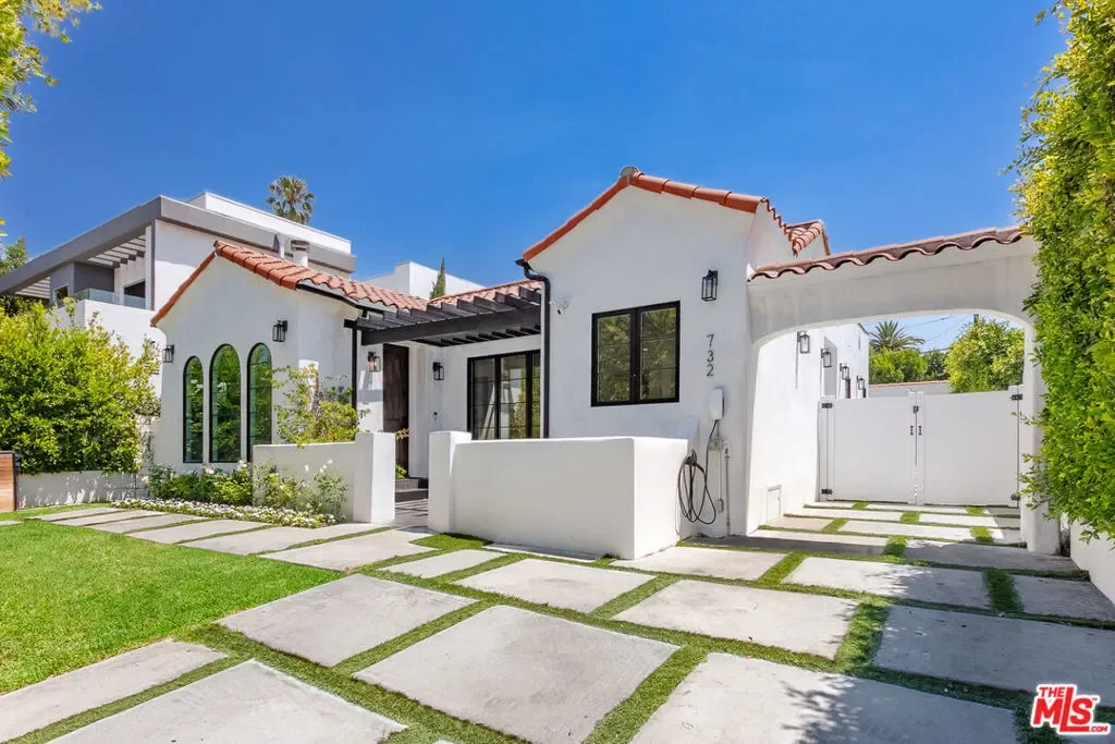 732 N Cherokee Avenue, Los Angeles, California, United States. - Photo 16