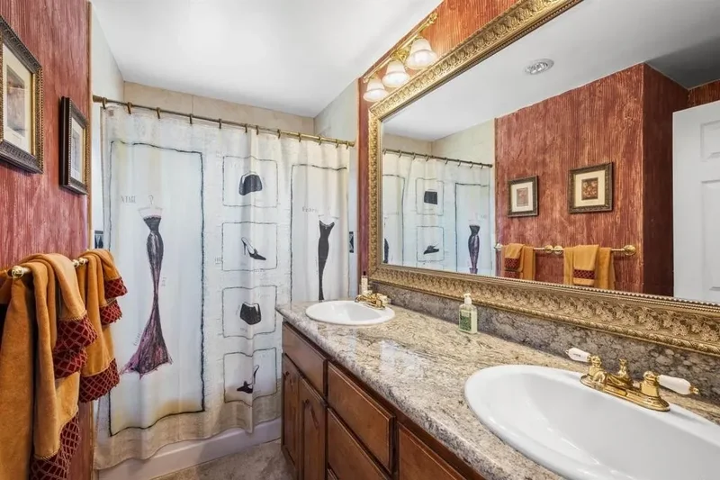 5 Bedrooms Single Family Detached